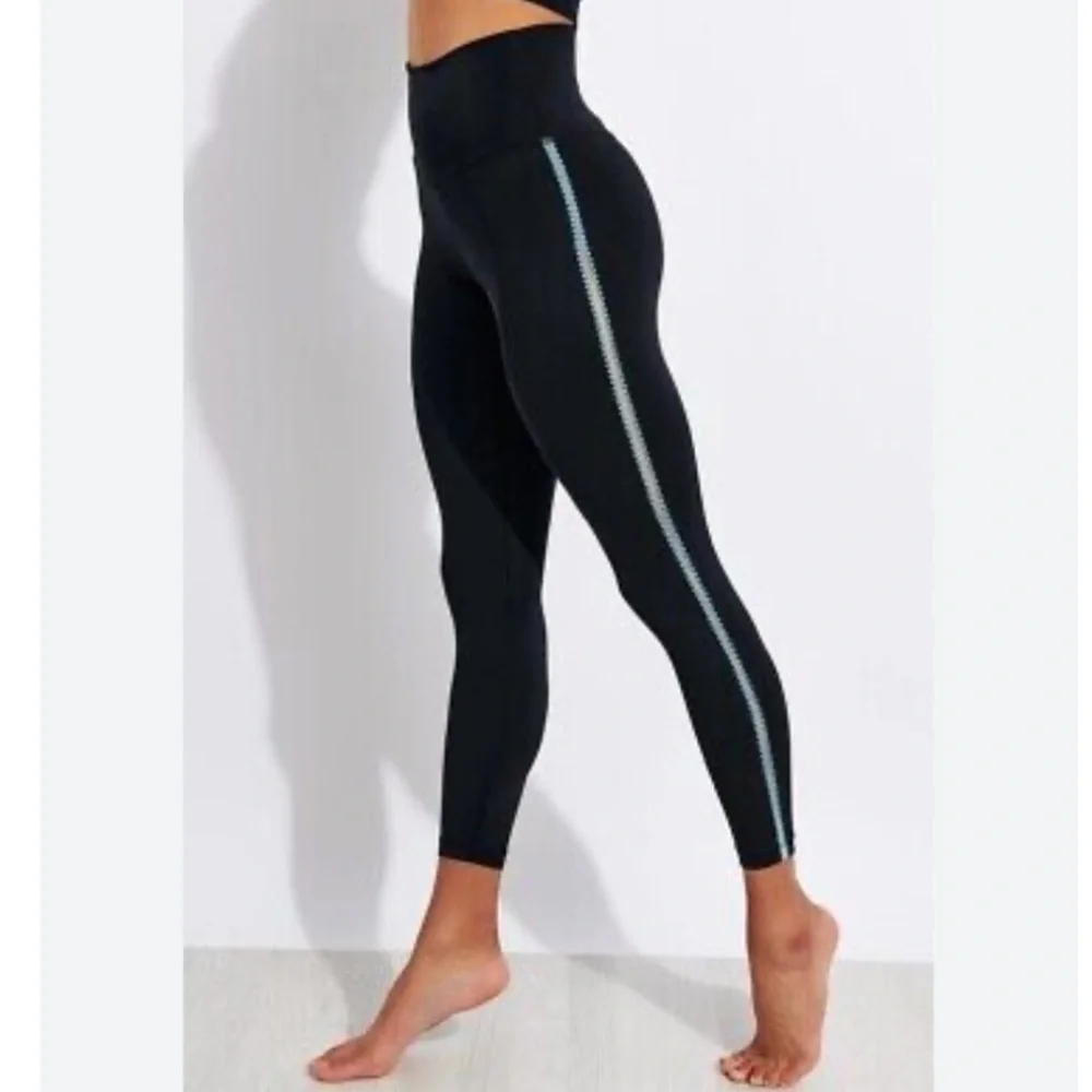 Nike Women's Yoga Crochet Edge 7/8 Leggings -- Black / Blue - Medium